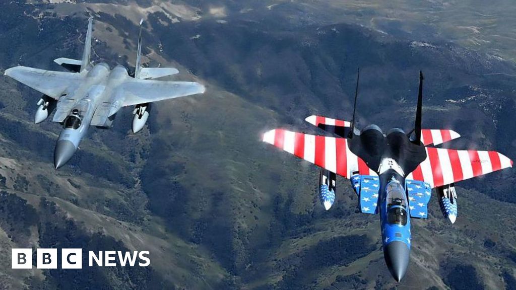 বোয়িং প্রতিরক্ষা কর্মীরা বিমান চালনা জায়ান্টে নতুন ধাক্কায় ধর্মঘটে যান