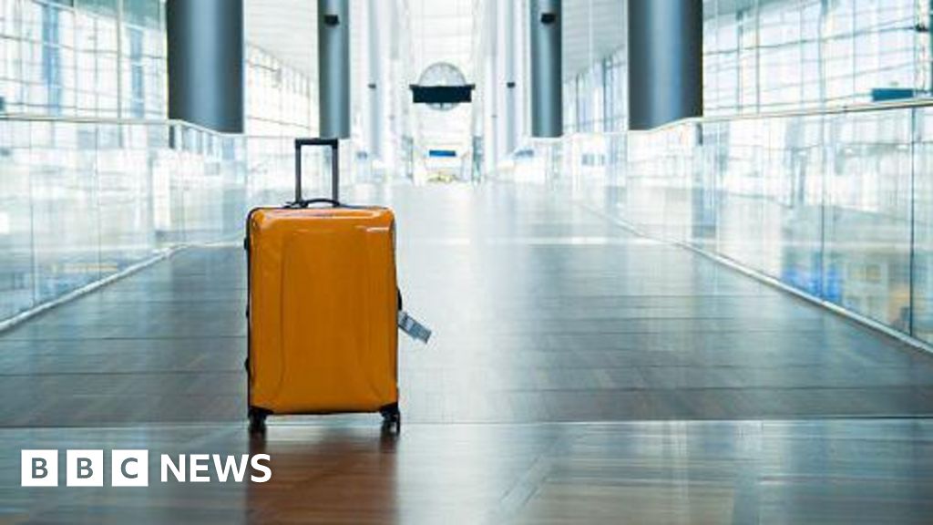 দু'জনকে লাগেজে পাওয়া যাওয়ার পরে নিউজিল্যান্ডের মহিলা গ্রেপ্তার